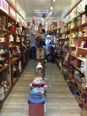 四川地區(qū)專業(yè)回收各類庫(kù)存日用品，聯(lián)系電話 15024396762